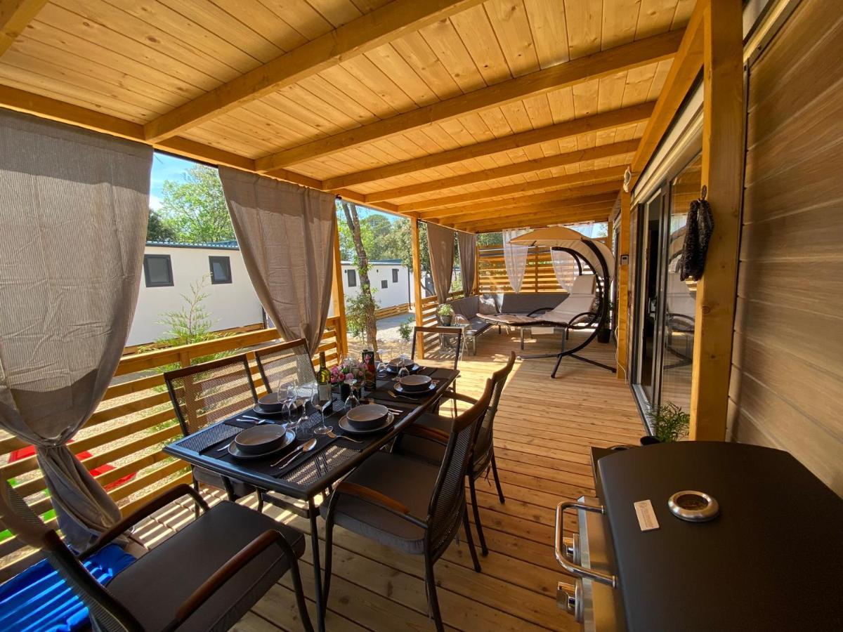 Mobile Home Saky, 비오그라드나모루 외부 사진