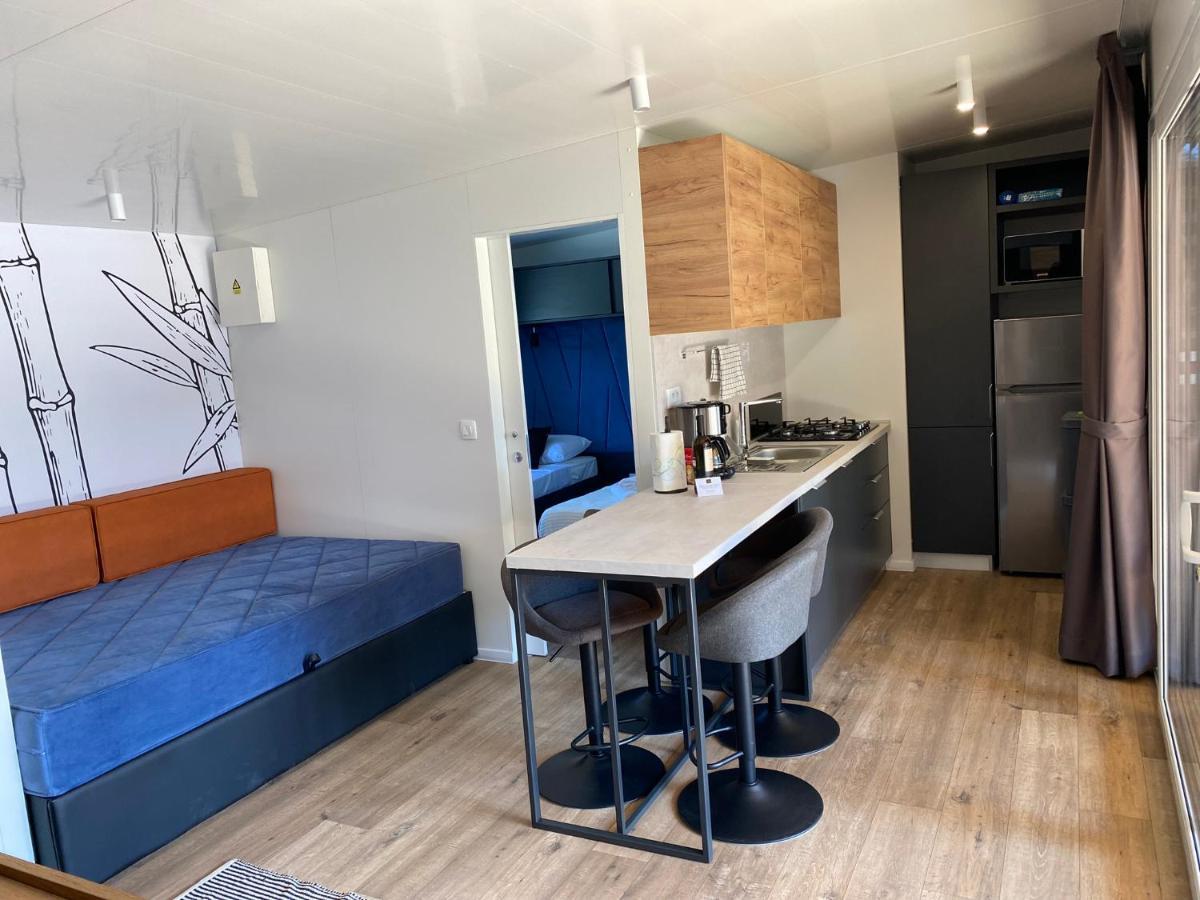 Mobile Home Saky, 비오그라드나모루 외부 사진