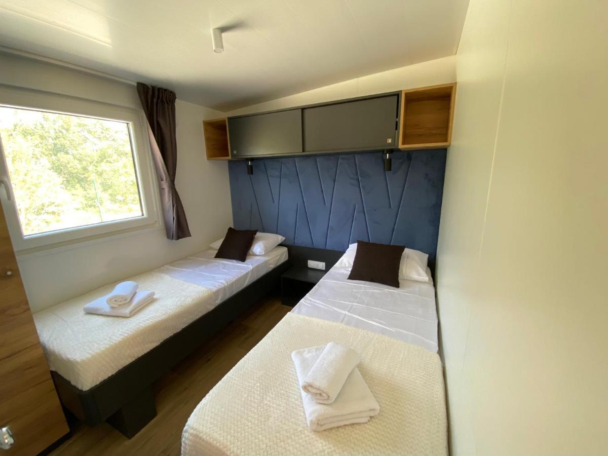 Mobile Home Saky, 비오그라드나모루 외부 사진