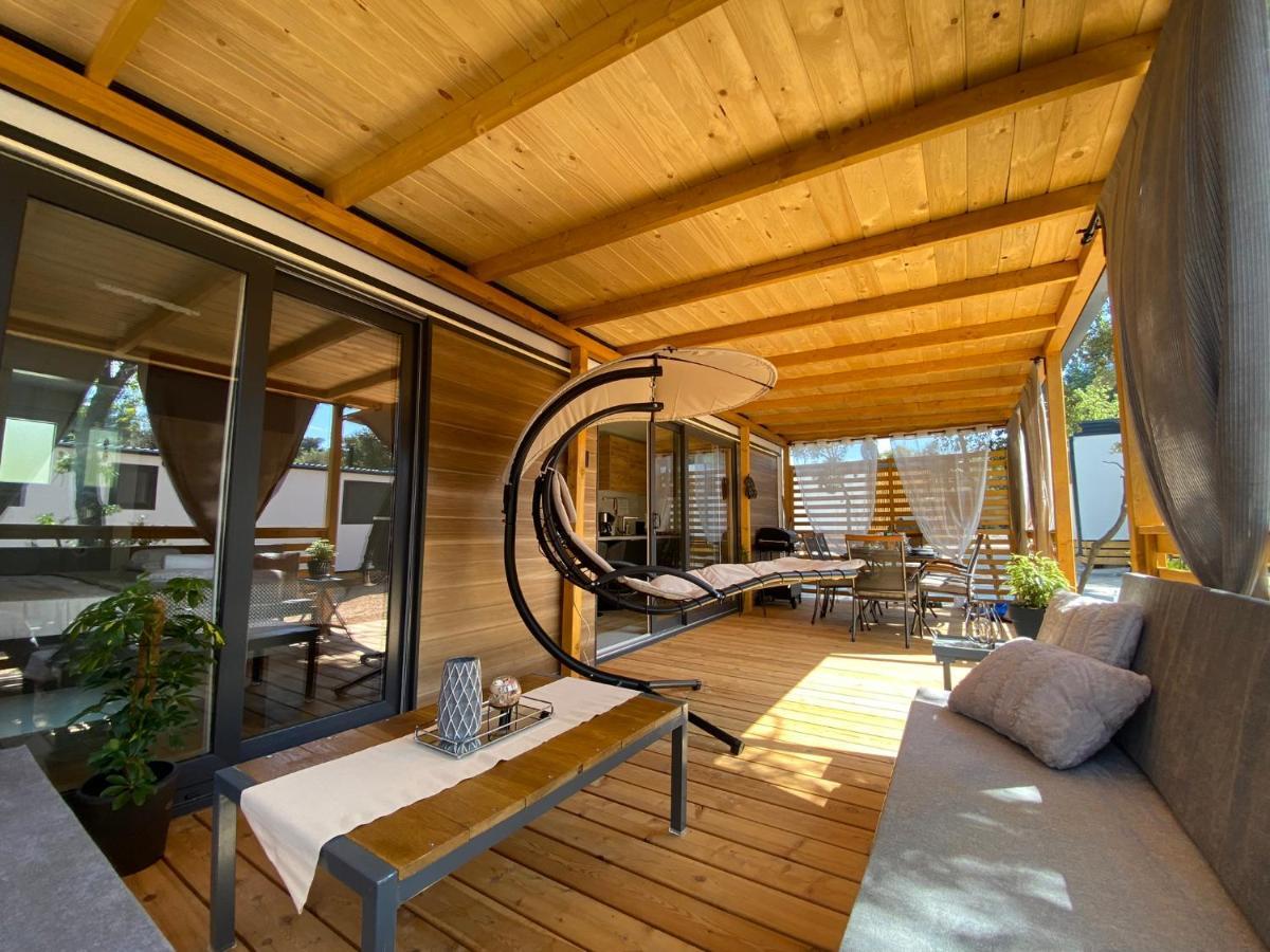 Mobile Home Saky, 비오그라드나모루 외부 사진